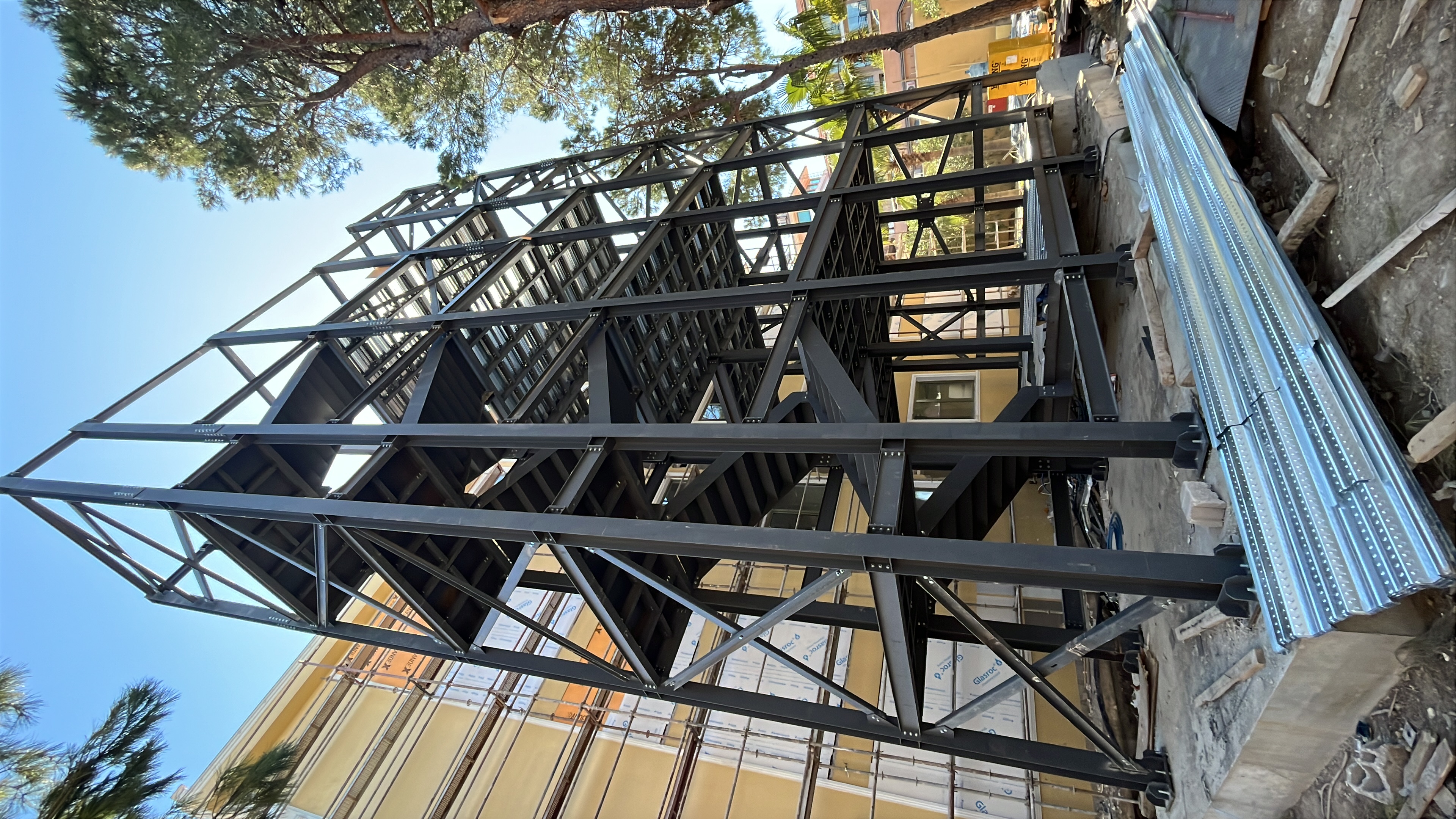 Yangın merdiveni tamamlanmış proje